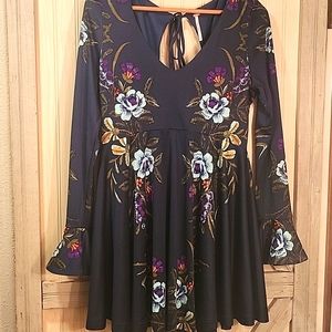 FREE PEOPLE FLORAL DAYE NIGHT MIN DRESS FLUTTER CUFF BNWOT MEDIUM